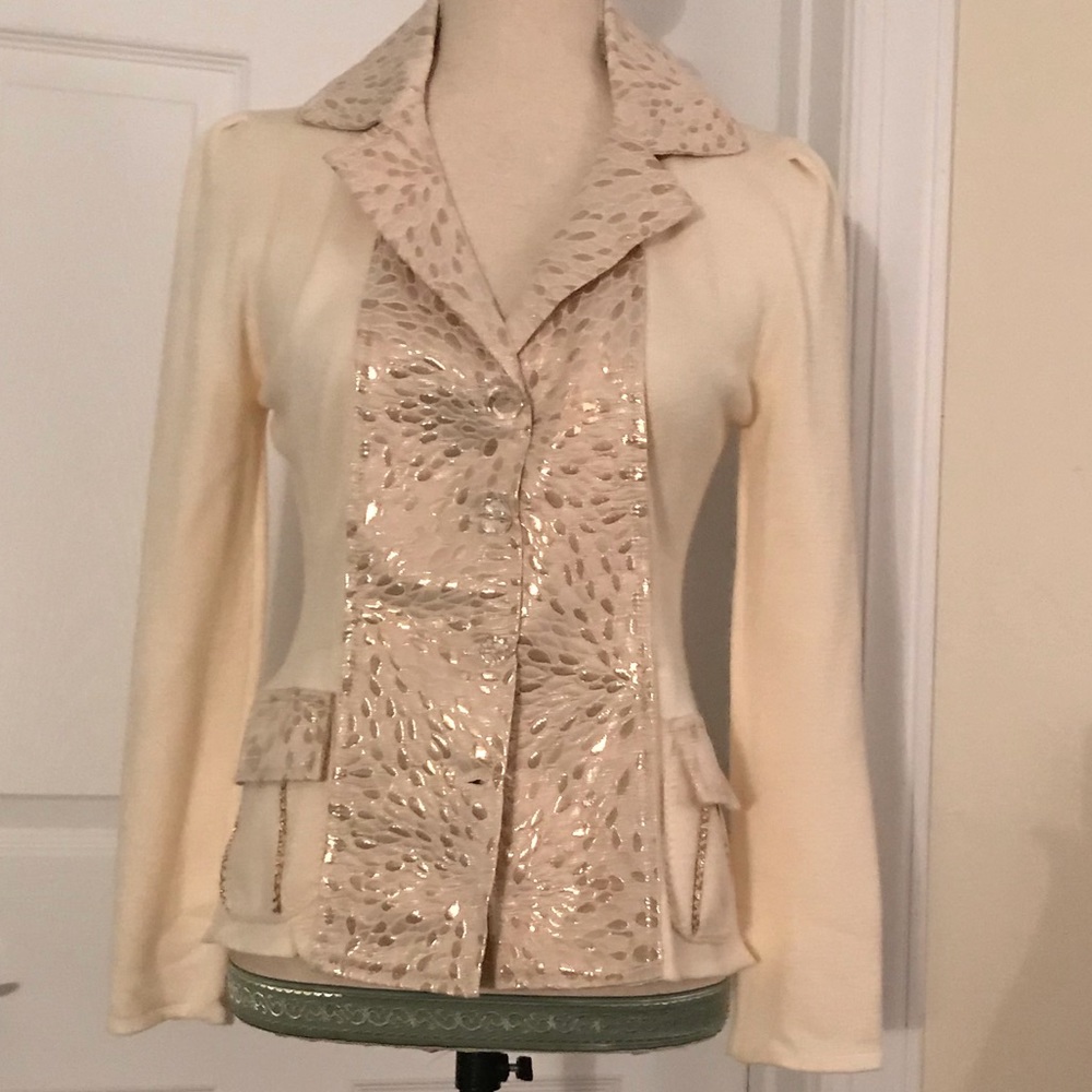 Elaris beige & gold medium classic cardigan
